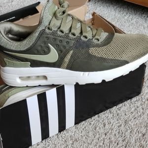 Nike Air Max Zero Olive